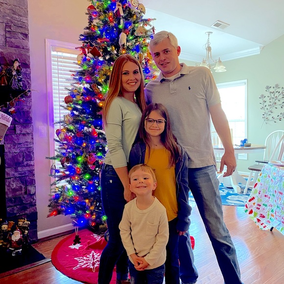 Meet your Posher, Taylor - Picture 1 of 1